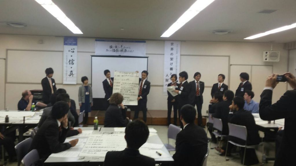 各グループで話した内容を発表します。