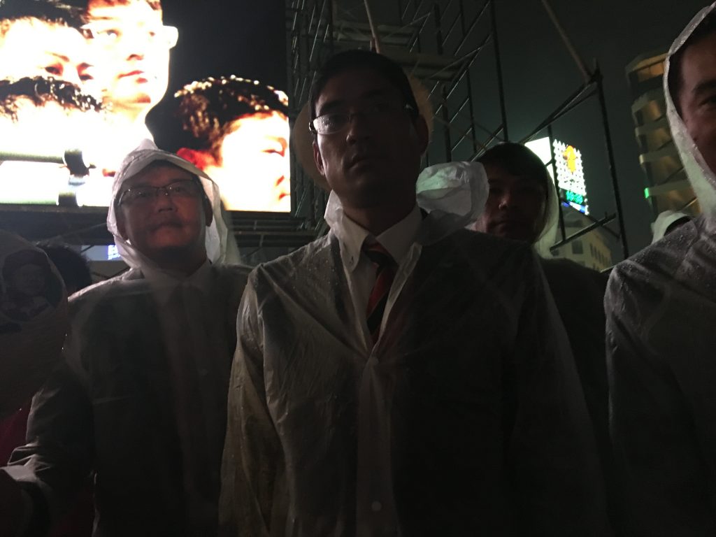 卒業生4名の登壇です。